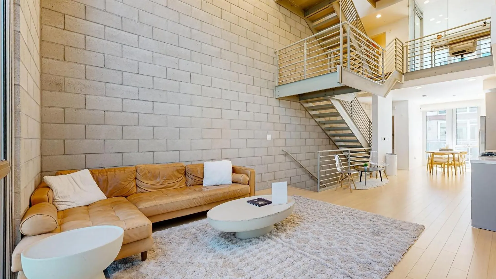 Modern Loft-Style Townhouse In Los Angeles
