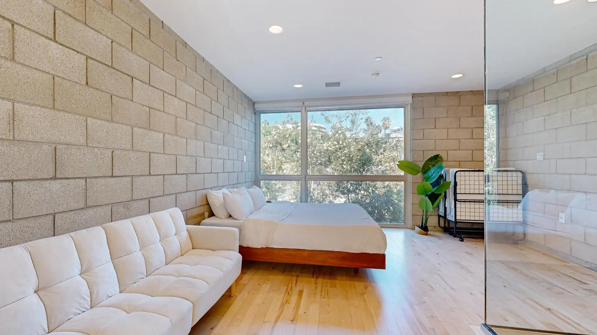Modern Loft-Style Townhouse In Los Angeles United States